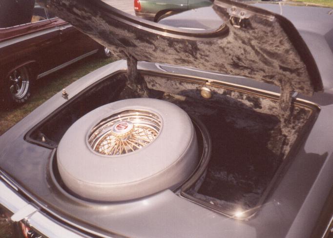 luggage compartment