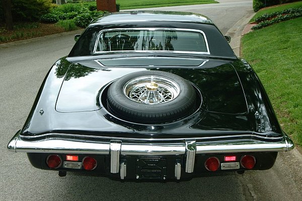 Stutz Blackhawk 1975